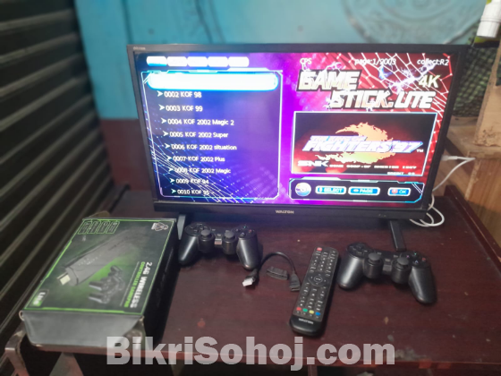 2.4 G WIRELESS CONTROLLER GAMEPAD AND SMART TV + MONITOR